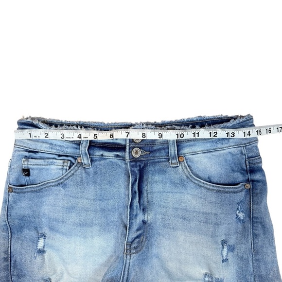 Kancan high rise distressed denim shorts frayed hem women’s size 29 - Picture 10 of 10